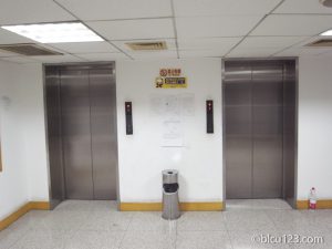 会議中心のエレベーター
